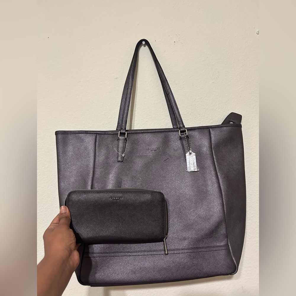 Coach Authentic Purse & Matching Wallet Set –